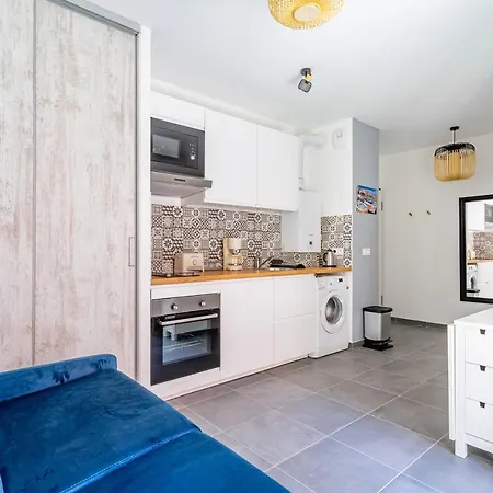 - Magnifique Cigale Au Pied Du Port-vieux La Ciotat